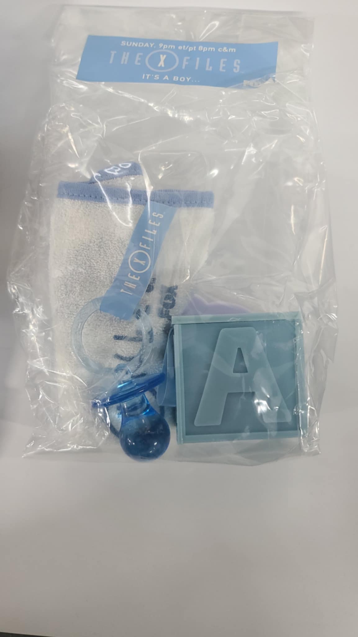 X-Files - Baby Pack Promotional from Final Wrap - *VERY RARE*