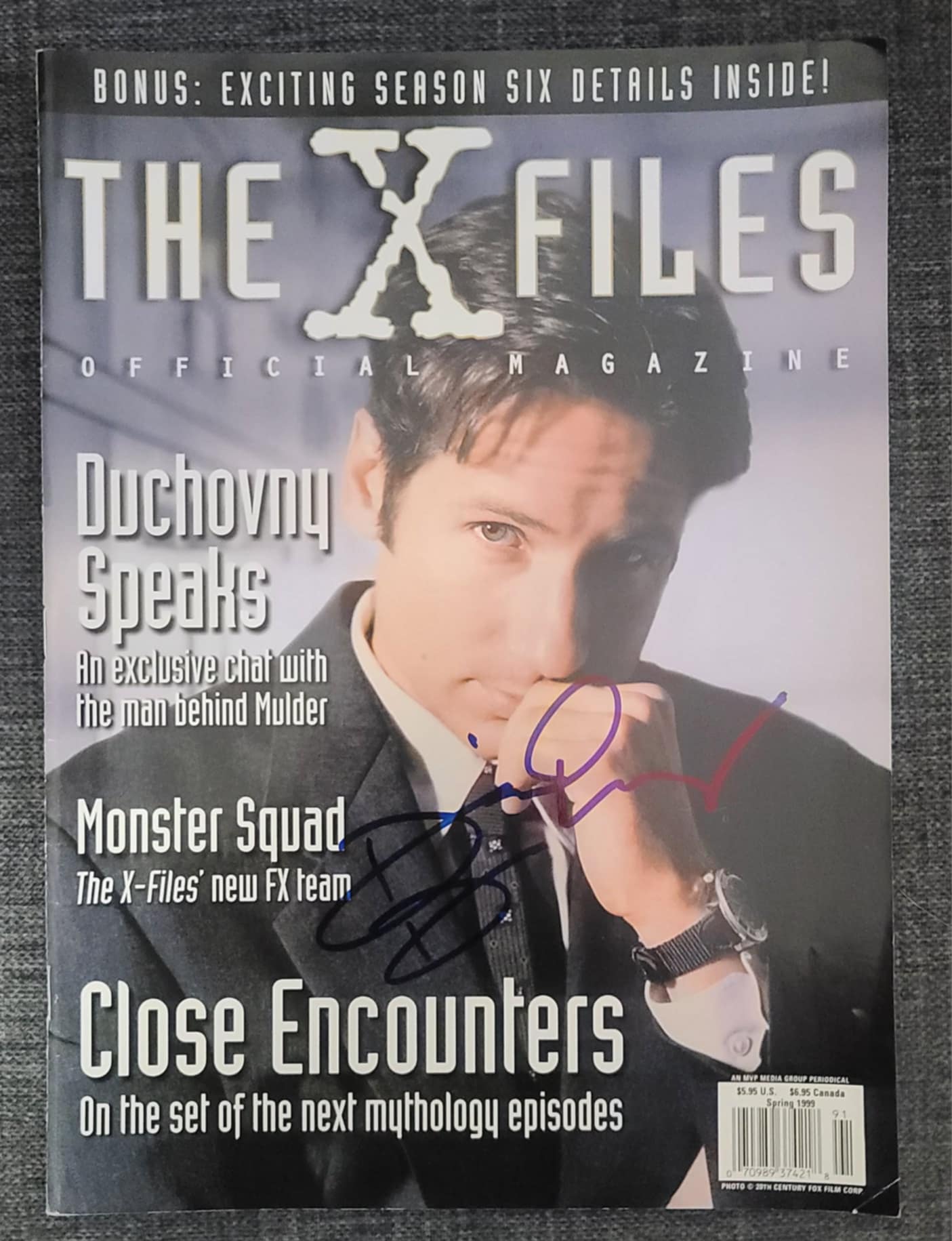 The X-Files Official Magazine - Spring 1999 - Autographed by David Duchovny - (JAB)