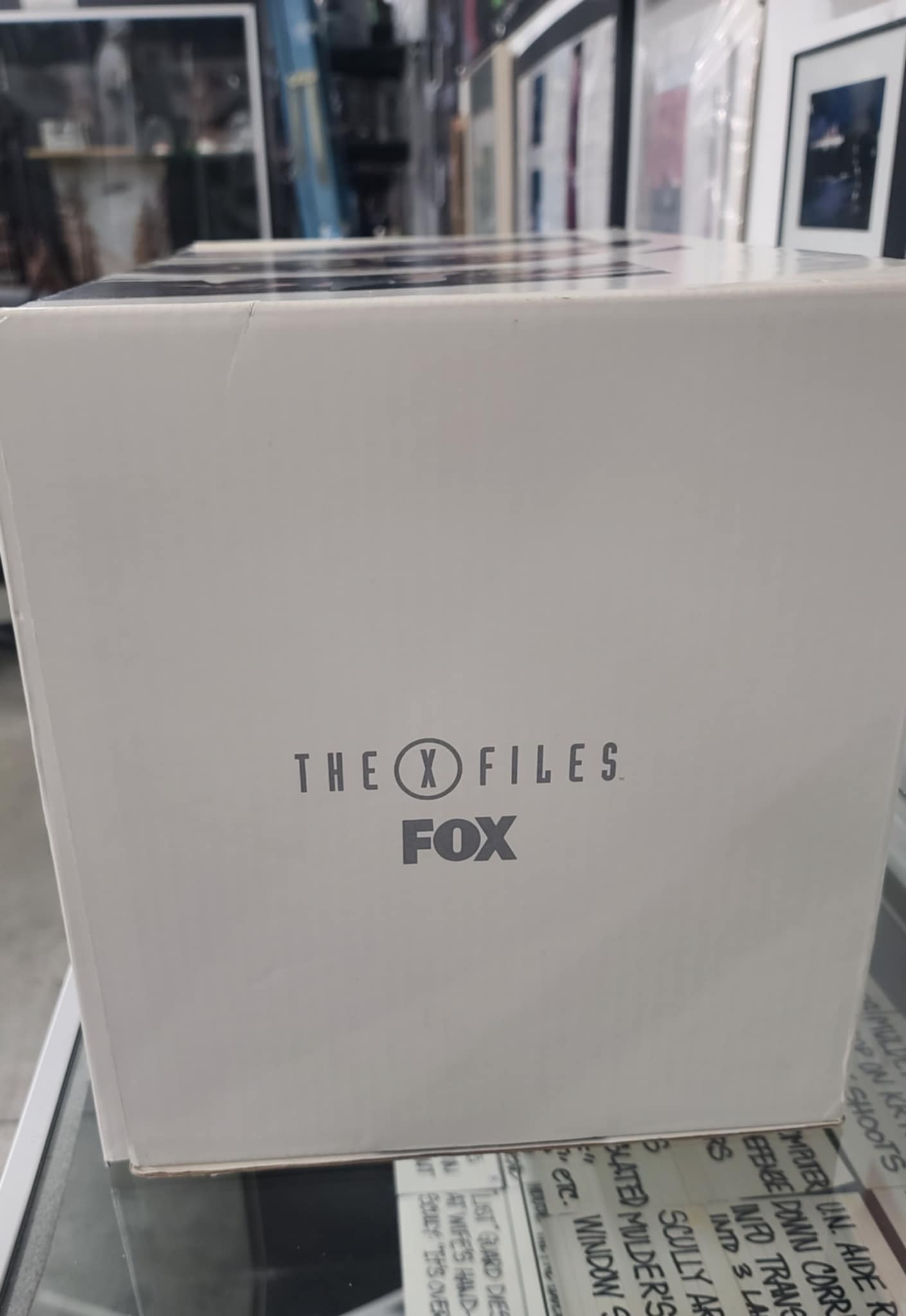 Very rare- Extra-large- X-Files Promotional Box - Final Wrap Party