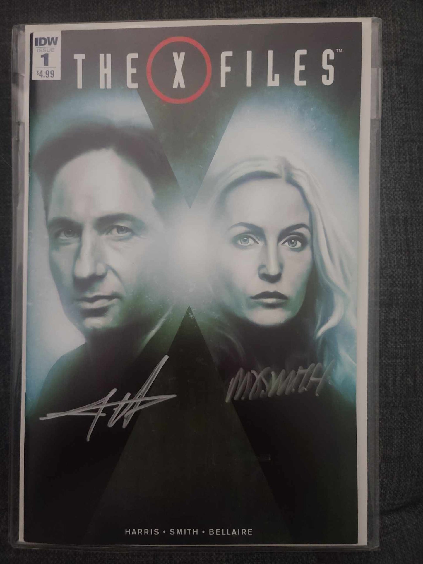 THE X-FILES #1 Signed Edition- Autographed by Joe Harris and M.D.Smith