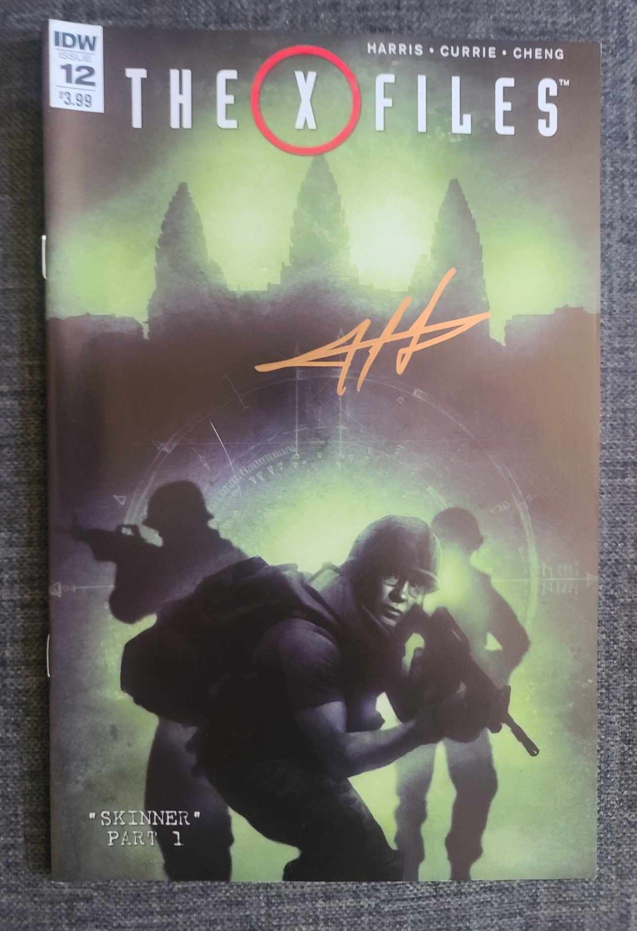 The X-Files Season IDW #12 - Autographed by Joe Harris