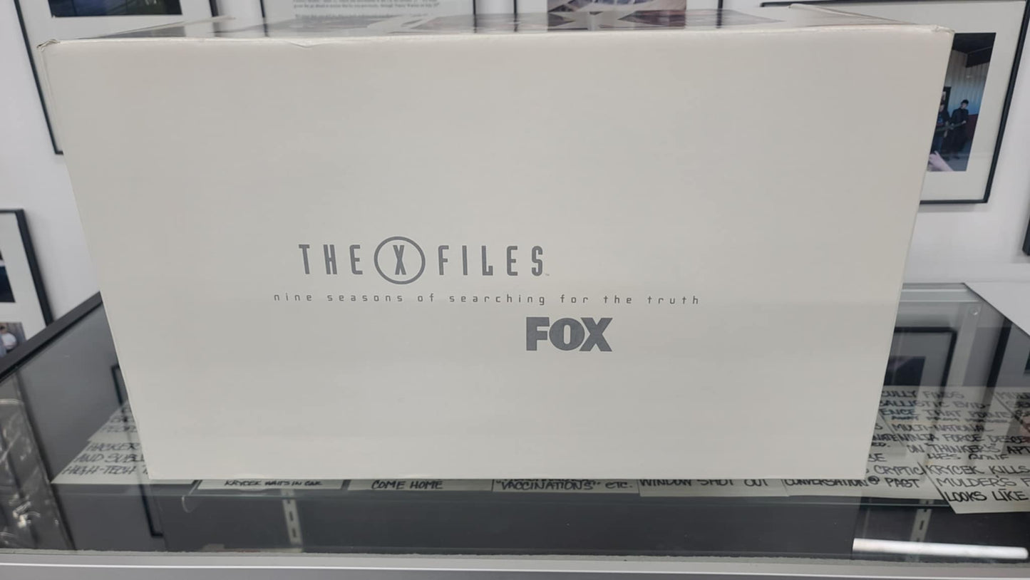 Very rare- Extra-large- X-Files Promotional Box - Final Wrap Party