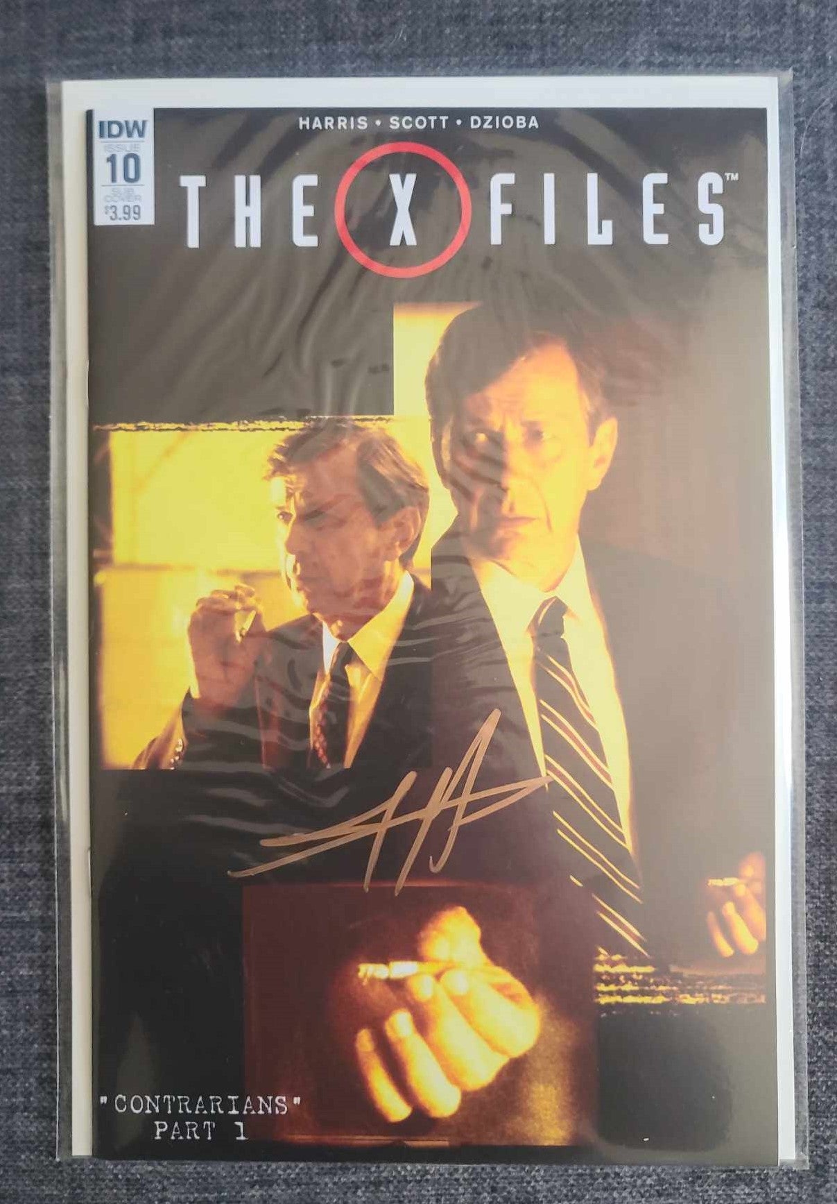 The X-Files Season IDW #10 - Autographed by Joe Harris