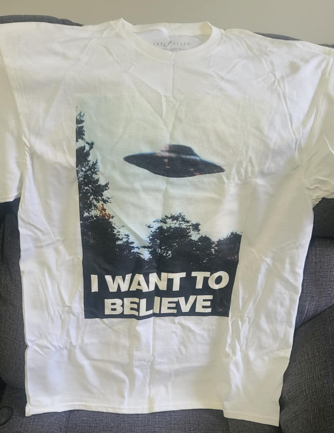 X-Files- I WANT TO BELIEVE -T-shirt with Stickers - Original FOX Shop Brand