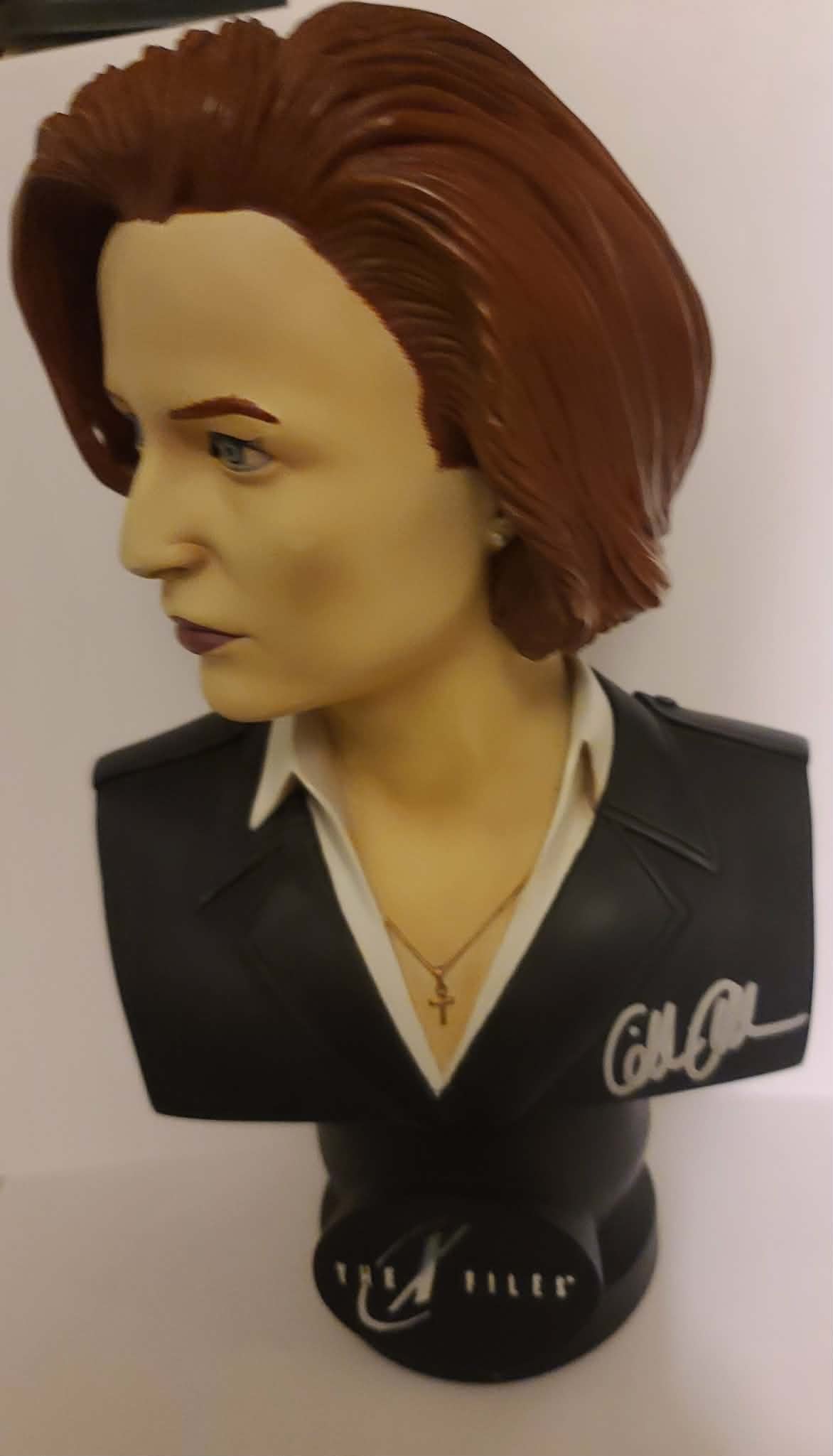 Scully Bust Statue - Autographed by Gillian Anderson (Agent Dana Scully) LIMITED and NUMBERED -1481/5000