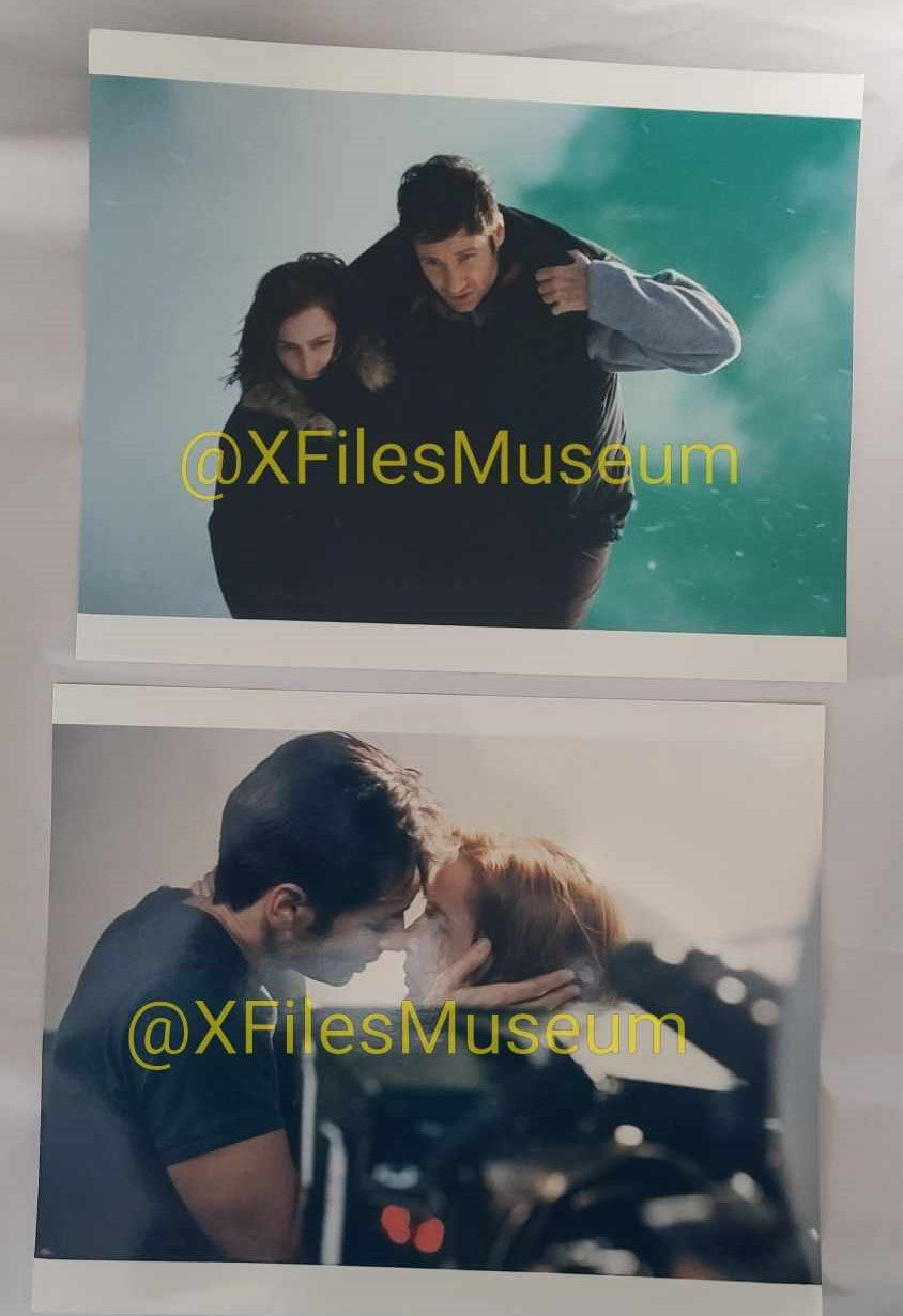 "Fight the Future" -BTS- Gillian Anderson, David Duchovny (8x10 pack )