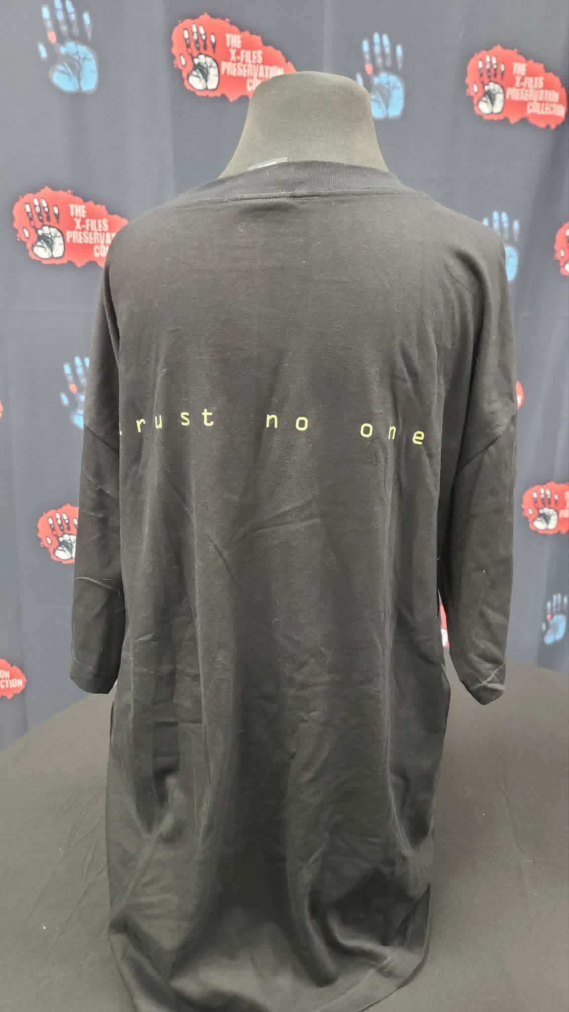 * X-Files-"Trust No One" Mulder Shirt