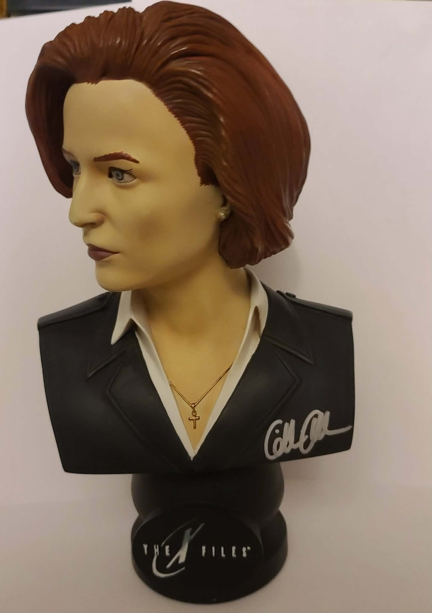 Scully Bust Statue - Autographed by Gillian Anderson (Agent Dana Scully)  LIMITED and NUMBERED -1481/5000