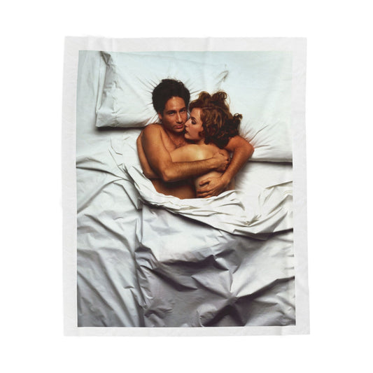 David Duchovny & Gillian Anderson Velveteen Plush Blanket - XFP Direct