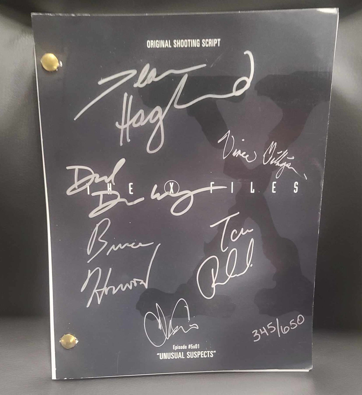 XFiles Script -Episode UNUSUAL SUSPECTS- Autographed by VINCE GILLIGAN, David Duchovny, Chris Carter, and more.