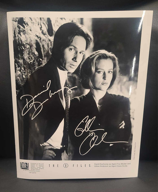 David Duchovny Autographed Press Photo -David Duchovny and Gillian Anderson stamped Autographs