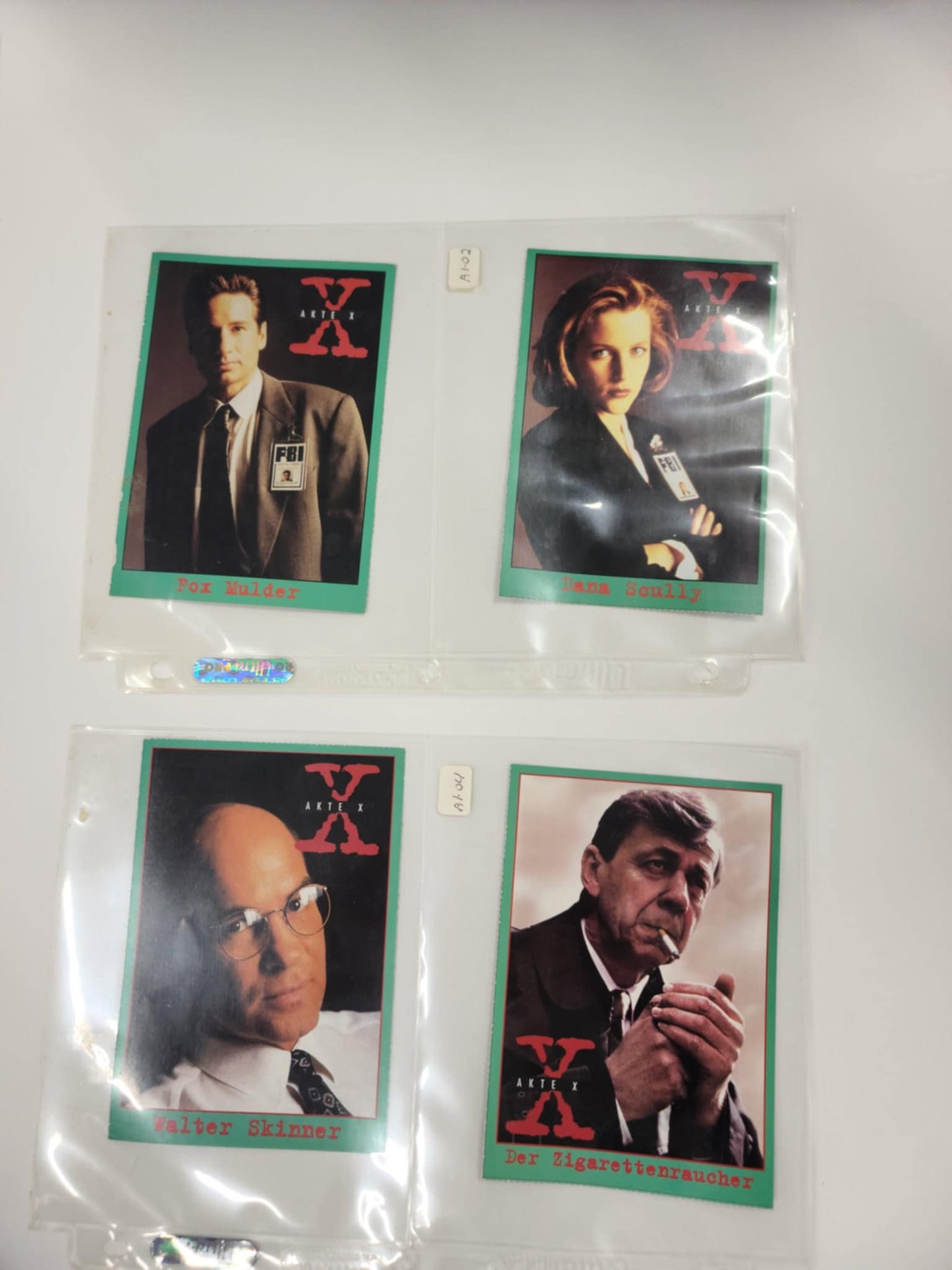 X-Files - International Tear Out Collector Cards