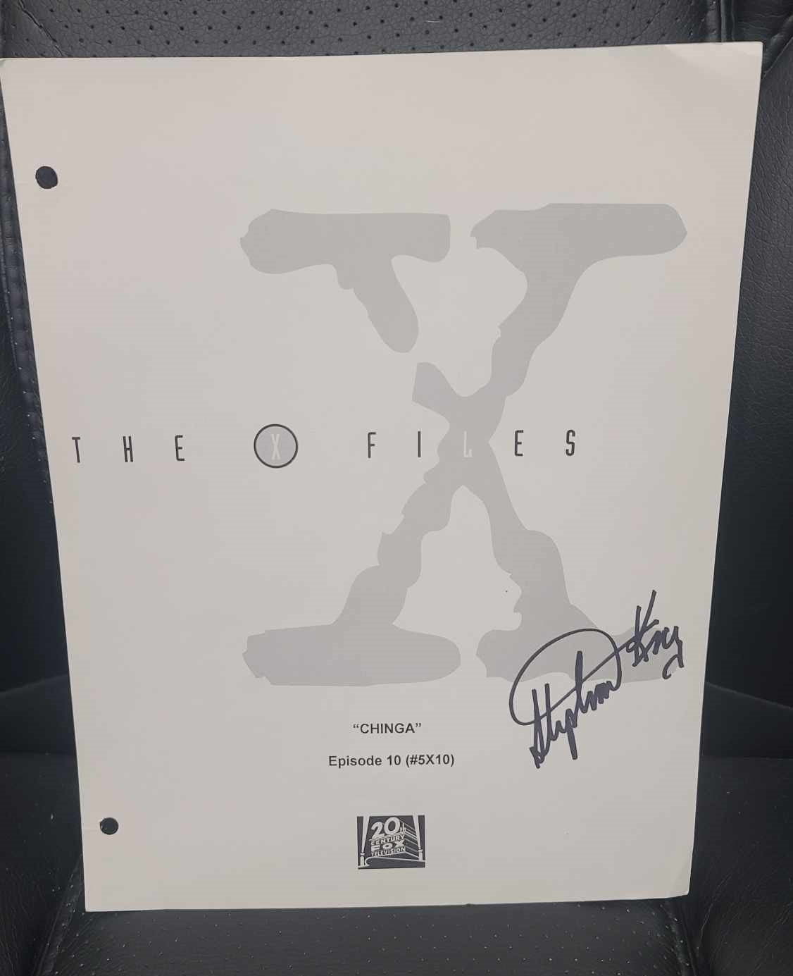 XFiles Script Cover -Episode CHINGA- Autographed by Stephen King - * Very Rare*