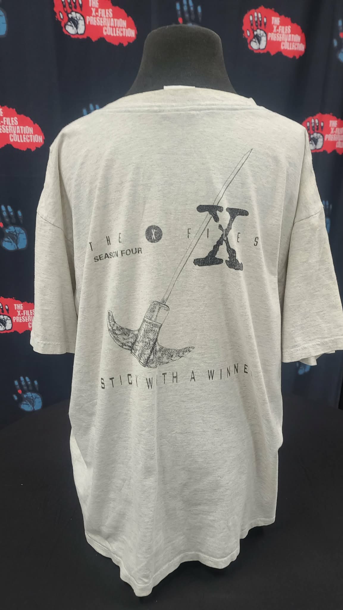* X-Files- Season 4  "UNRUHE" Crew Shirt