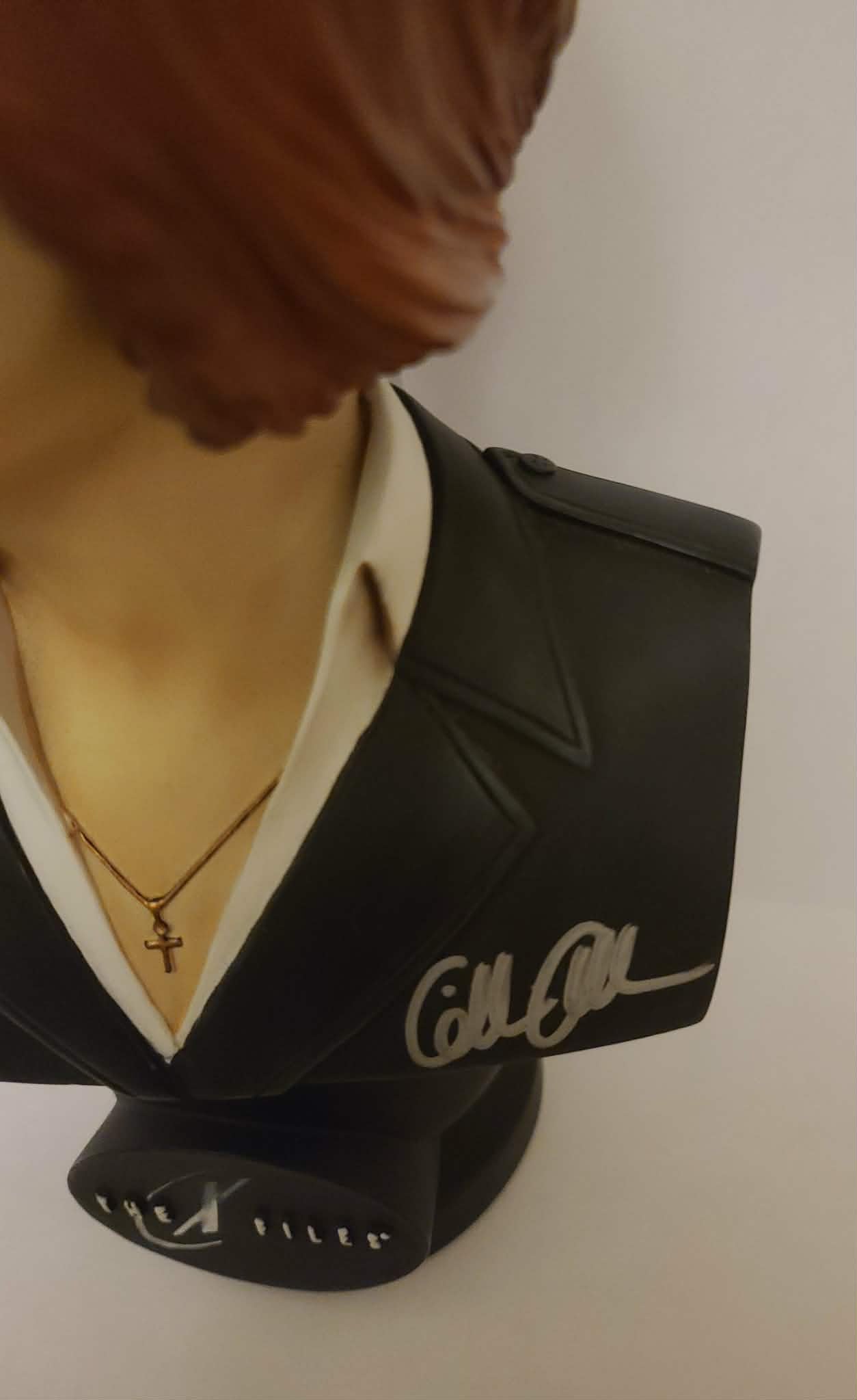 Scully Bust Statue - Autographed by Gillian Anderson (Agent Dana Scully)  LIMITED and NUMBERED -1481/5000