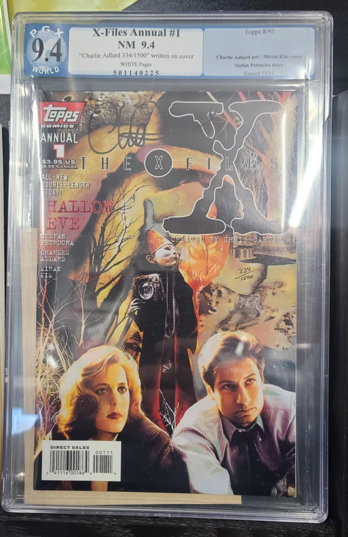 X-Files Annual #1- NM 9.4- Autographed by Charlie Adlard 334/1500 - Topps 8/95