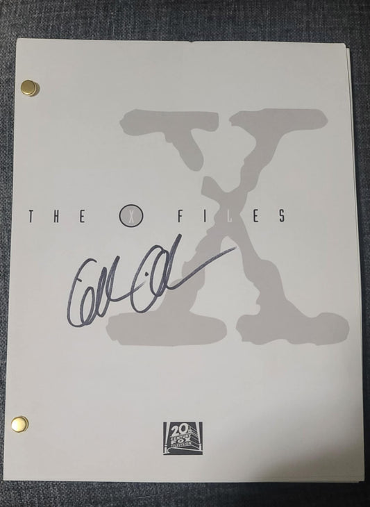 Autographed by Gillian Anderson-X-Files Production Copy Script -episode CHINGA (STEPHEN KING VERSION)