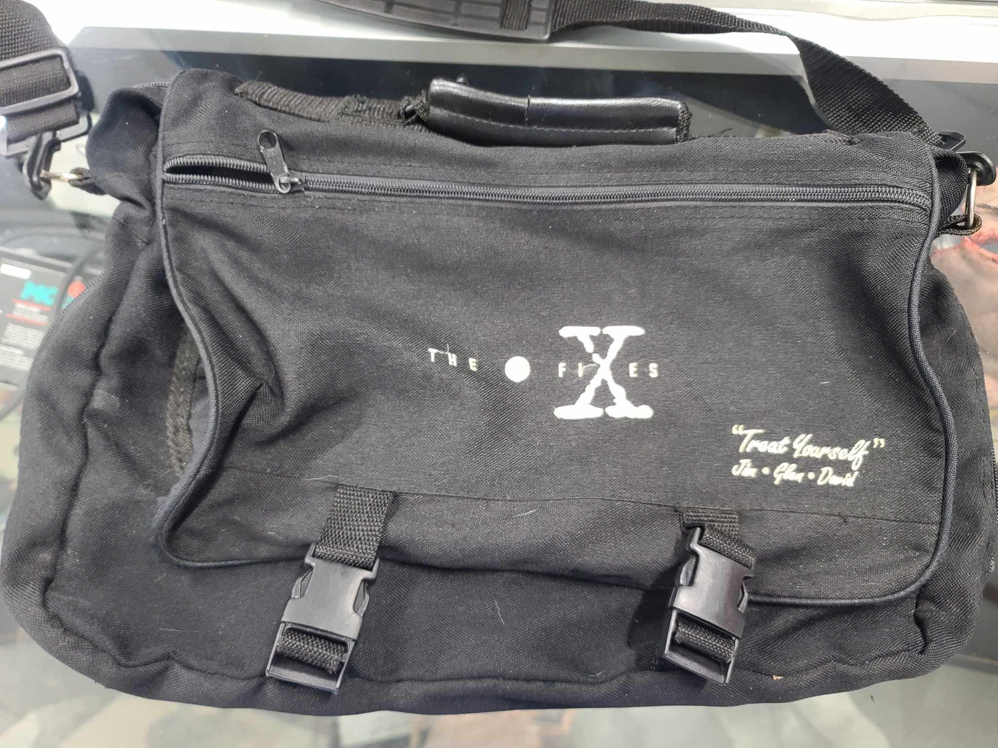 The X-Files Messenger Bag Crew Gift