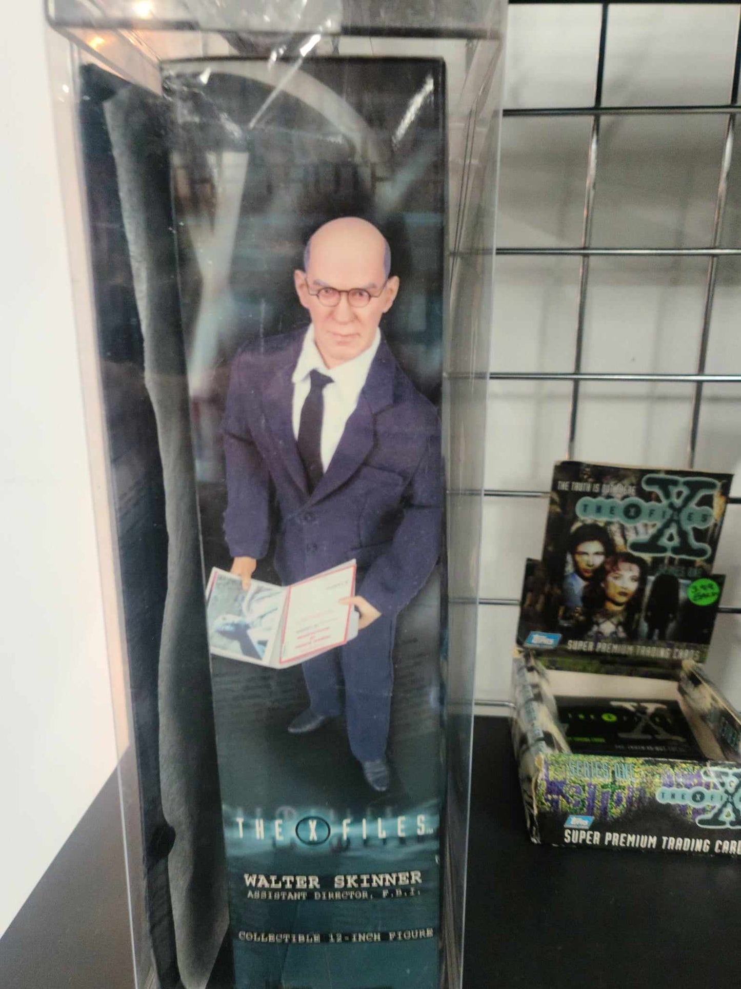 Exclusive Walter Skinner Sideshow Figure  -Autographed by Mitch Pileggi - Very Rare