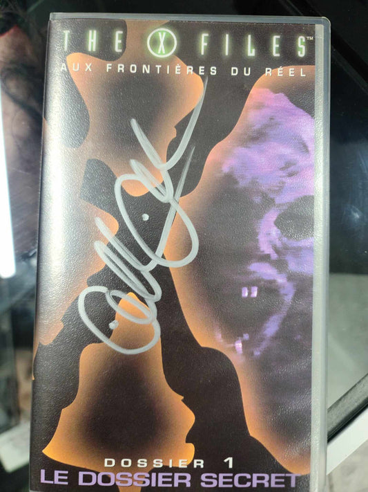 International X-Files VHS - Dossier 1 - LE DOSSIER SECRET - Autographed by Gillian Anderson