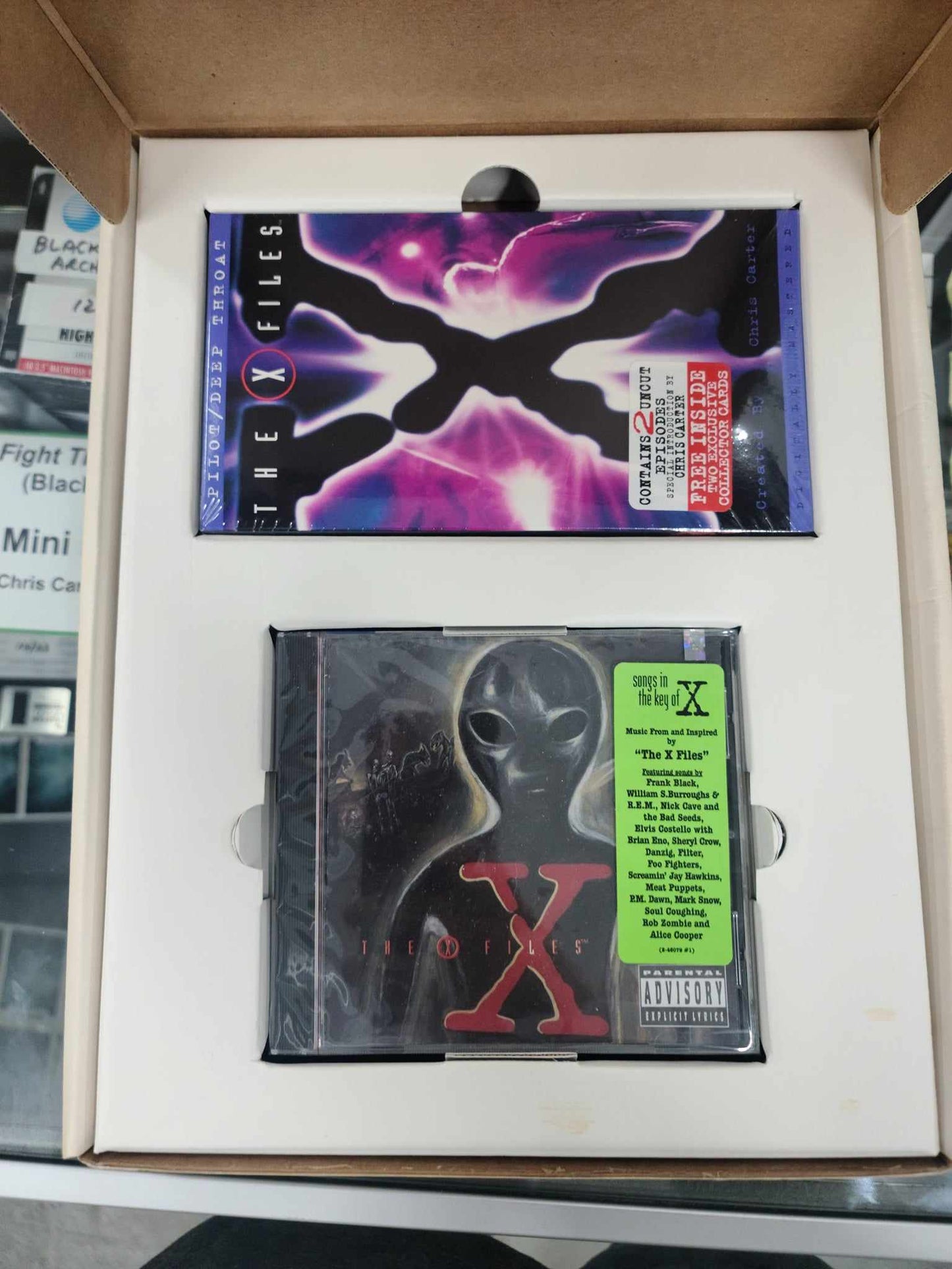 X-Files - Promotional VHS Tape (2 episodes) and Soundtrack CD