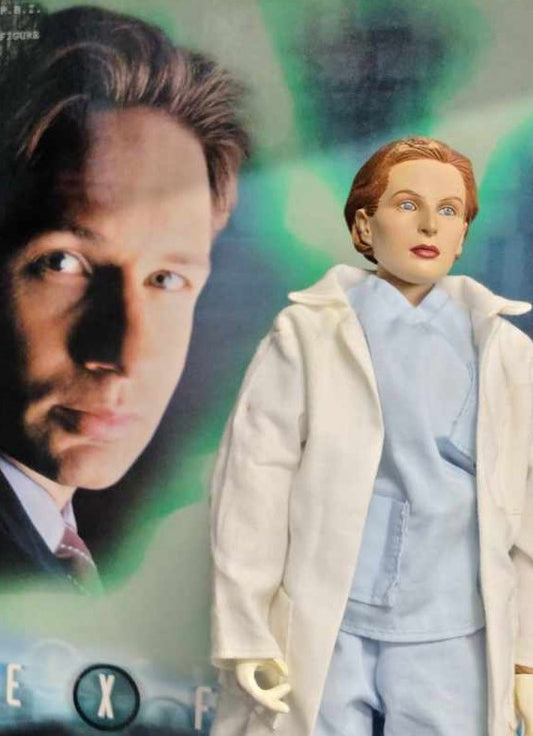 Agent Dana Scully (Scrubs) Sideshow Figure -Loose (Copy)