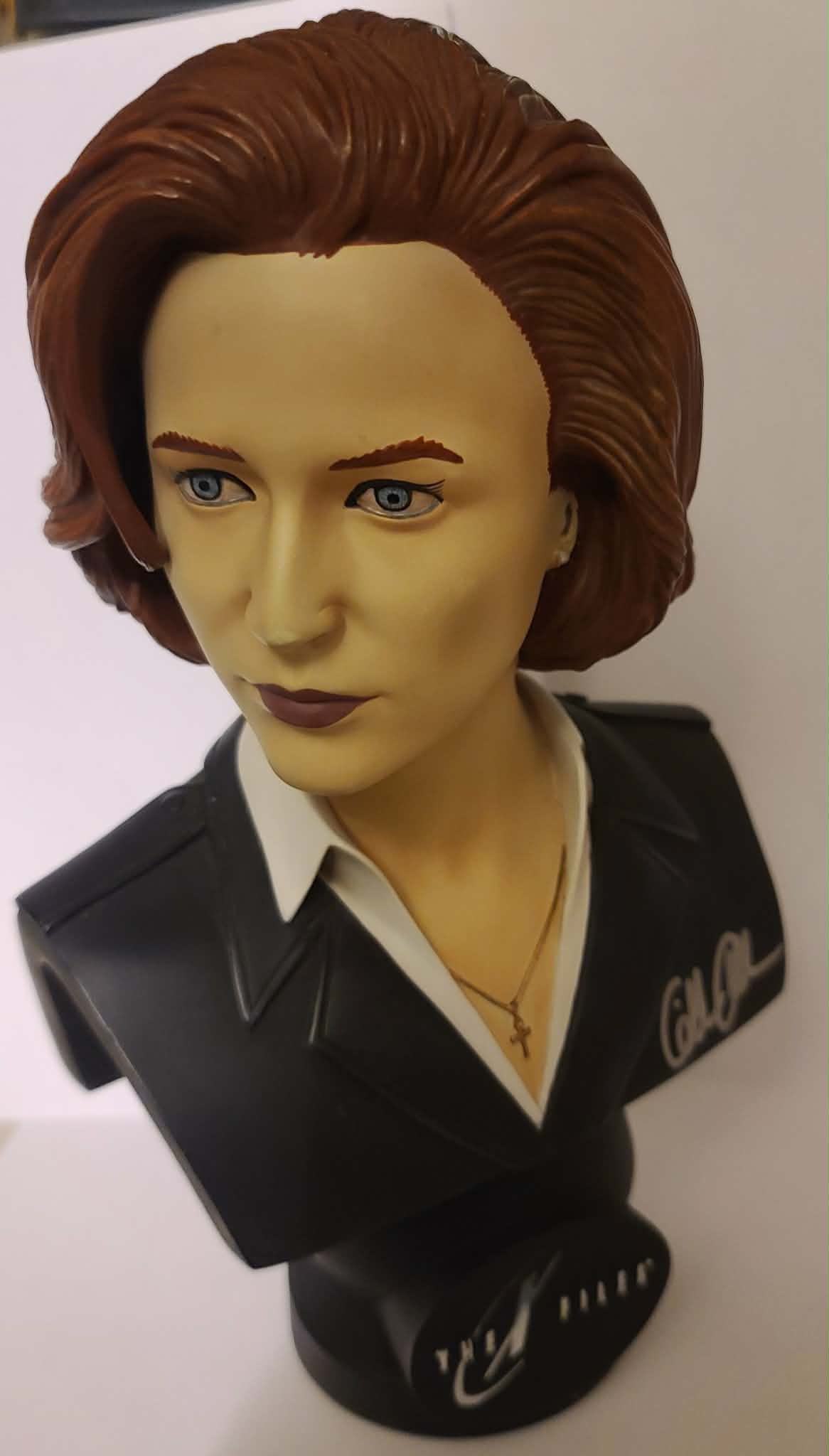 Scully Bust Statue - Autographed by Gillian Anderson (Agent Dana Scully)  LIMITED and NUMBERED -1481/5000