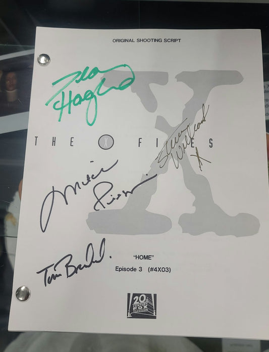 *X-Files - Original Script -episode "Home" Autographed by Mitch Pileggi / Skinner, Steven Williams/ Mr. X, Dean Haglund / Langly, Tom Braidwood/ Frohike