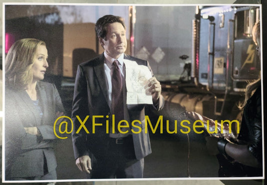 " Mulder & Scully Meet the Were-Monster" - The X-Files Poster Print 13 x19