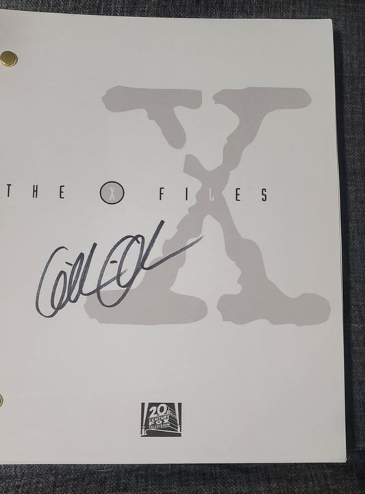 Autographed by Gillian Anderson-X-Files Production Copy Script -episode CHINGA