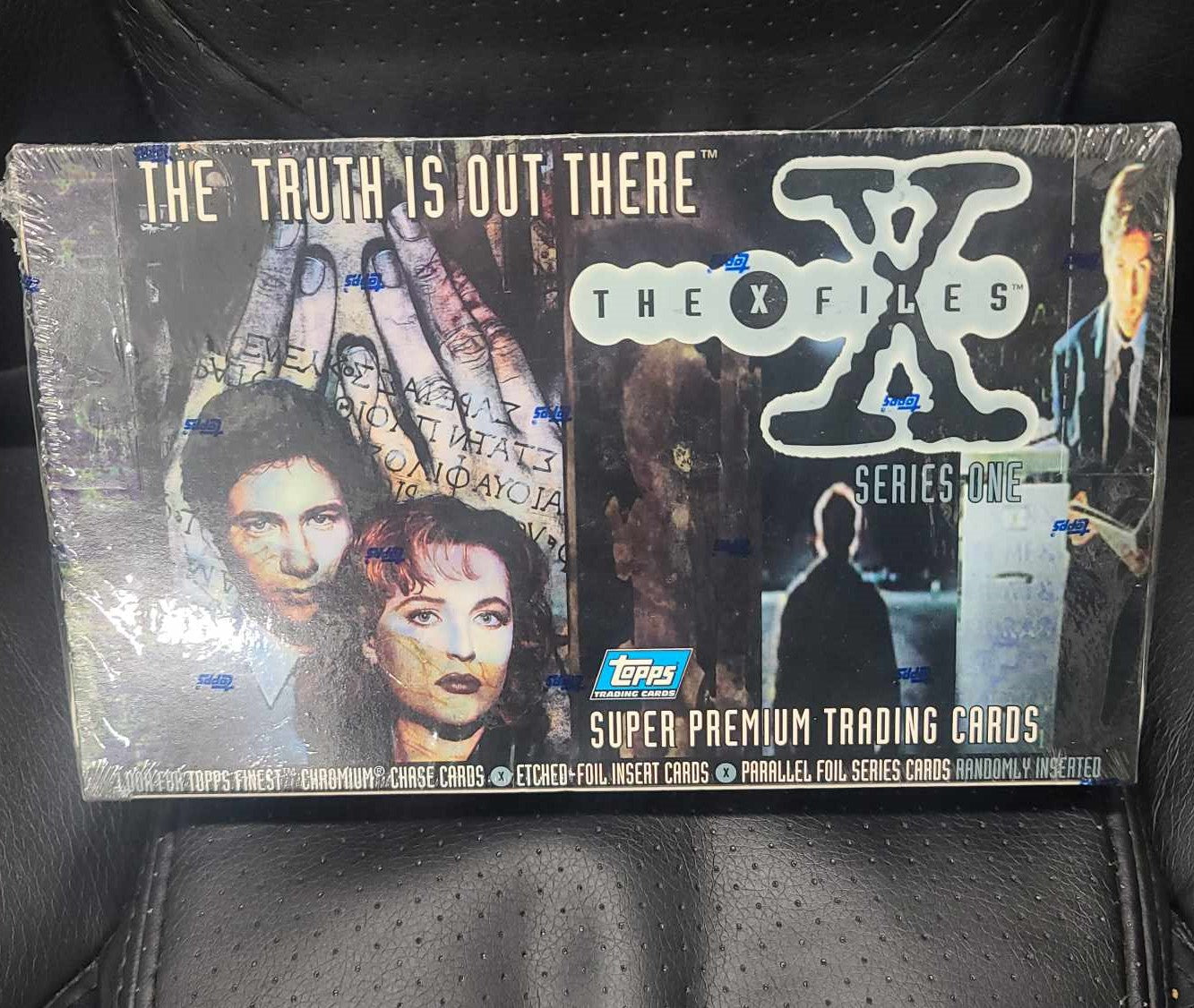 The X-Files Series One Trading cards - Topps - Sealed box.